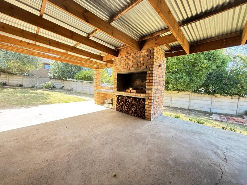 3 Bedroom Property for Sale in Die Wingerd Western Cape